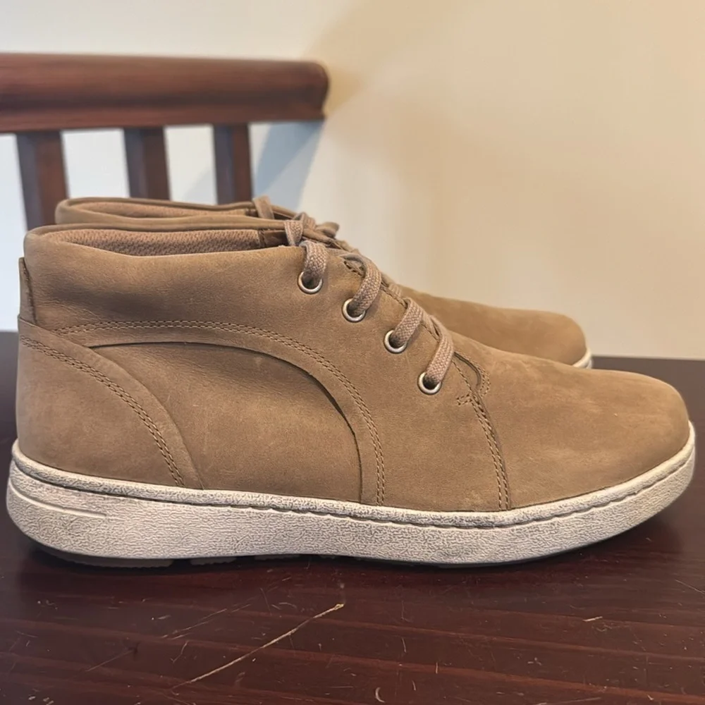Dansko Men's Brown Chukka Boots